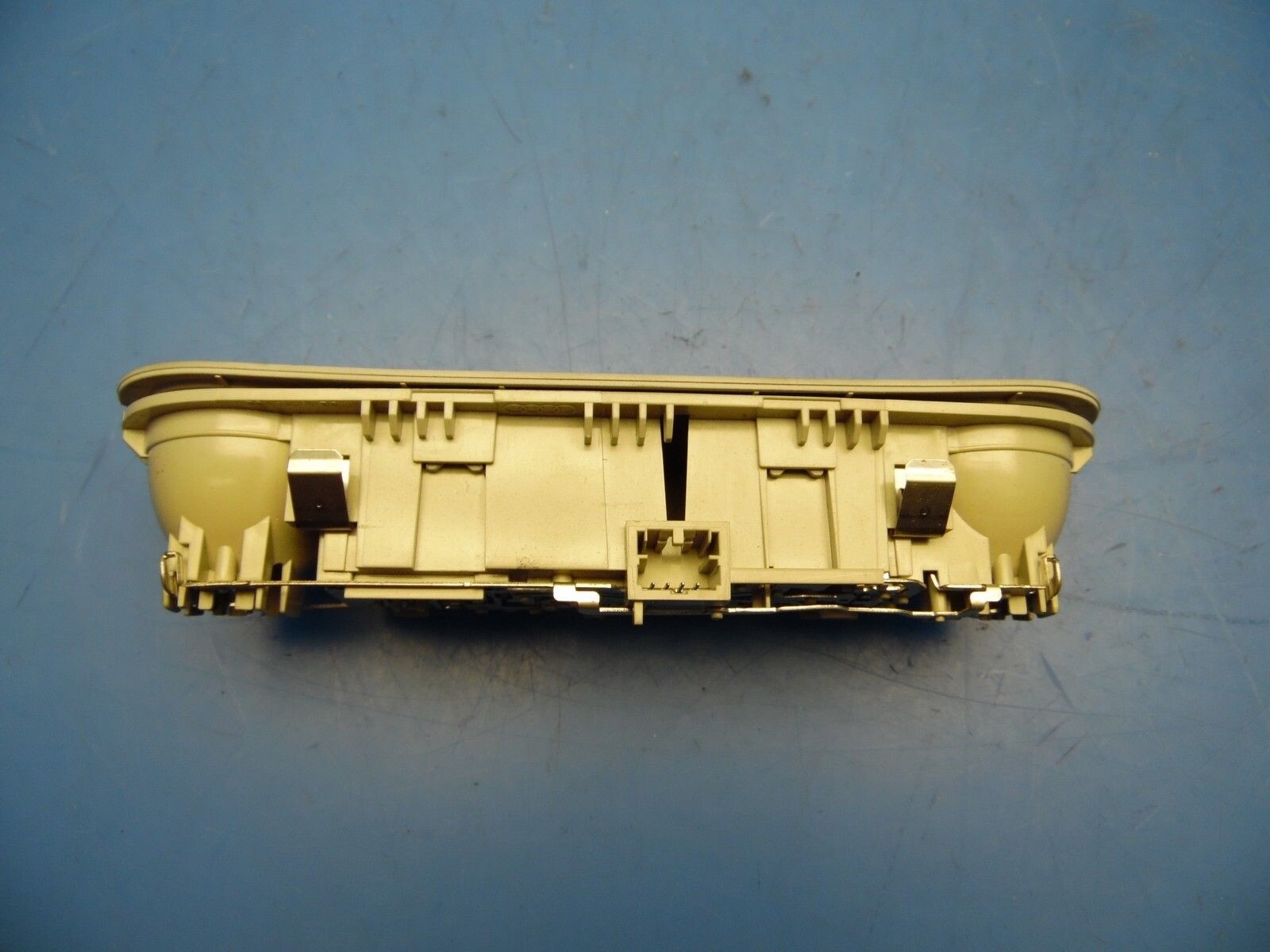 09-12 Audi A4 B8 OEM front interior map dome light gray Part # 8T0947111AT64