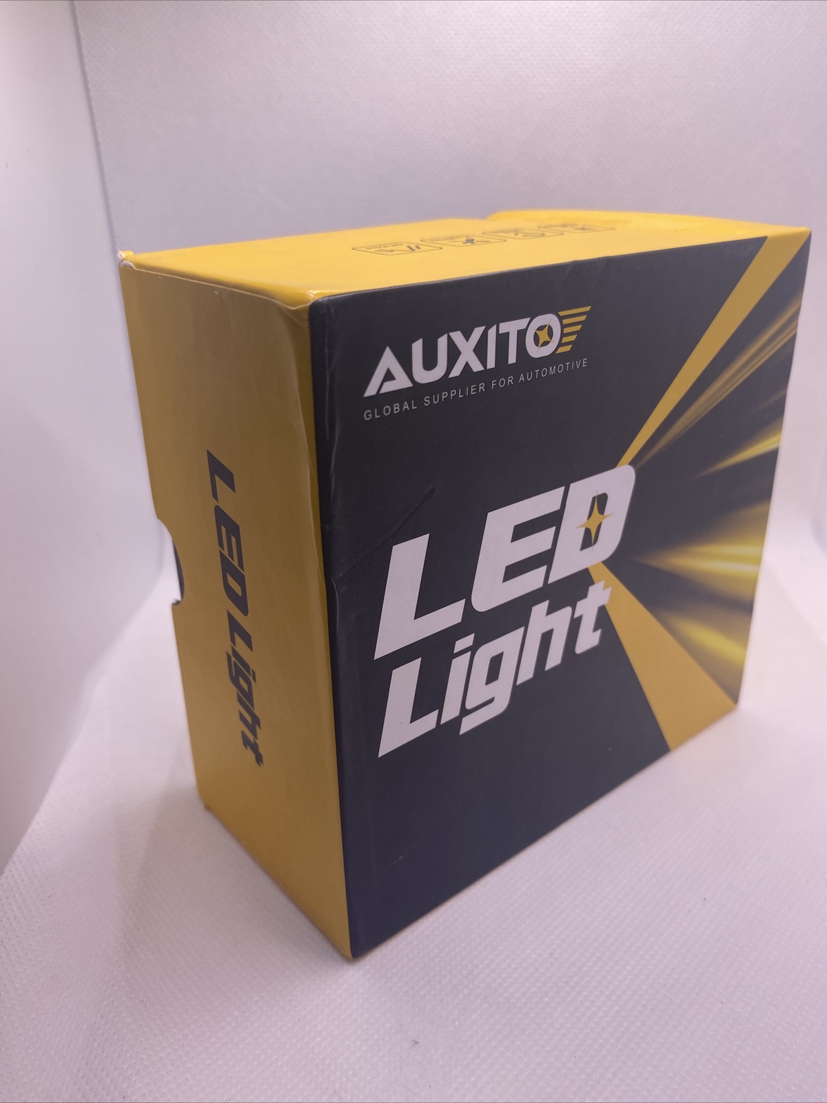 Auxito Led Light 9005,(HB3) Low Beam Light 50,000 Working Hours Brand New