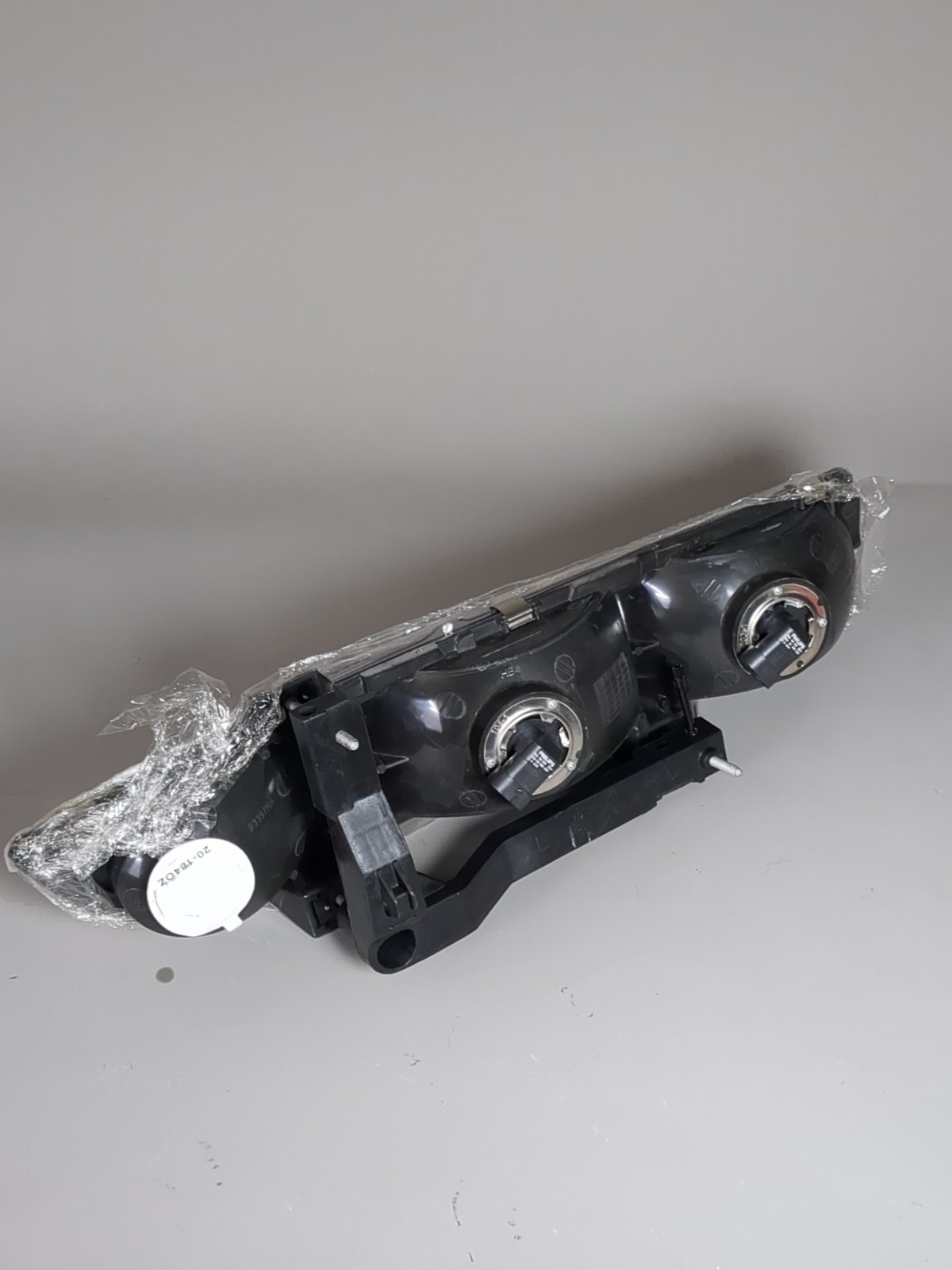 TYC 20-5058-00 Replacement Headlight For Saturn Phillips Bulbs Driver Side Left