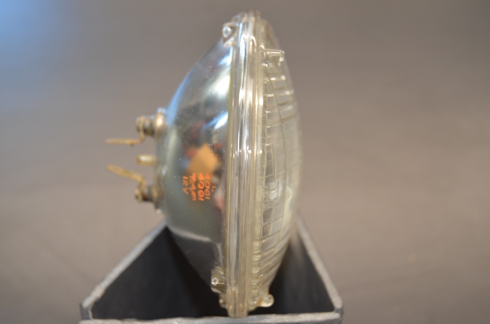 OEM GM Guide T-3 High-Beam Headlight Bulb #4001 Date Code 12 8 20