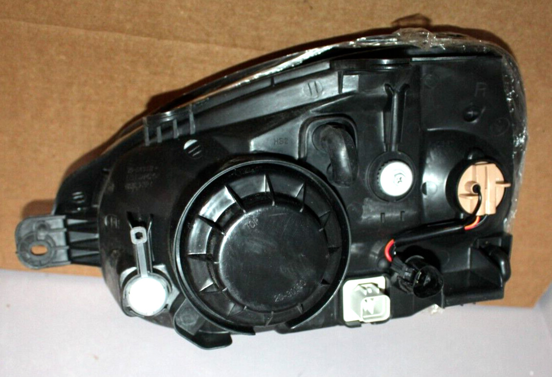 TYC 20-6401-80 Headlight Assembly For 03-06 Hyundai Santa Fe