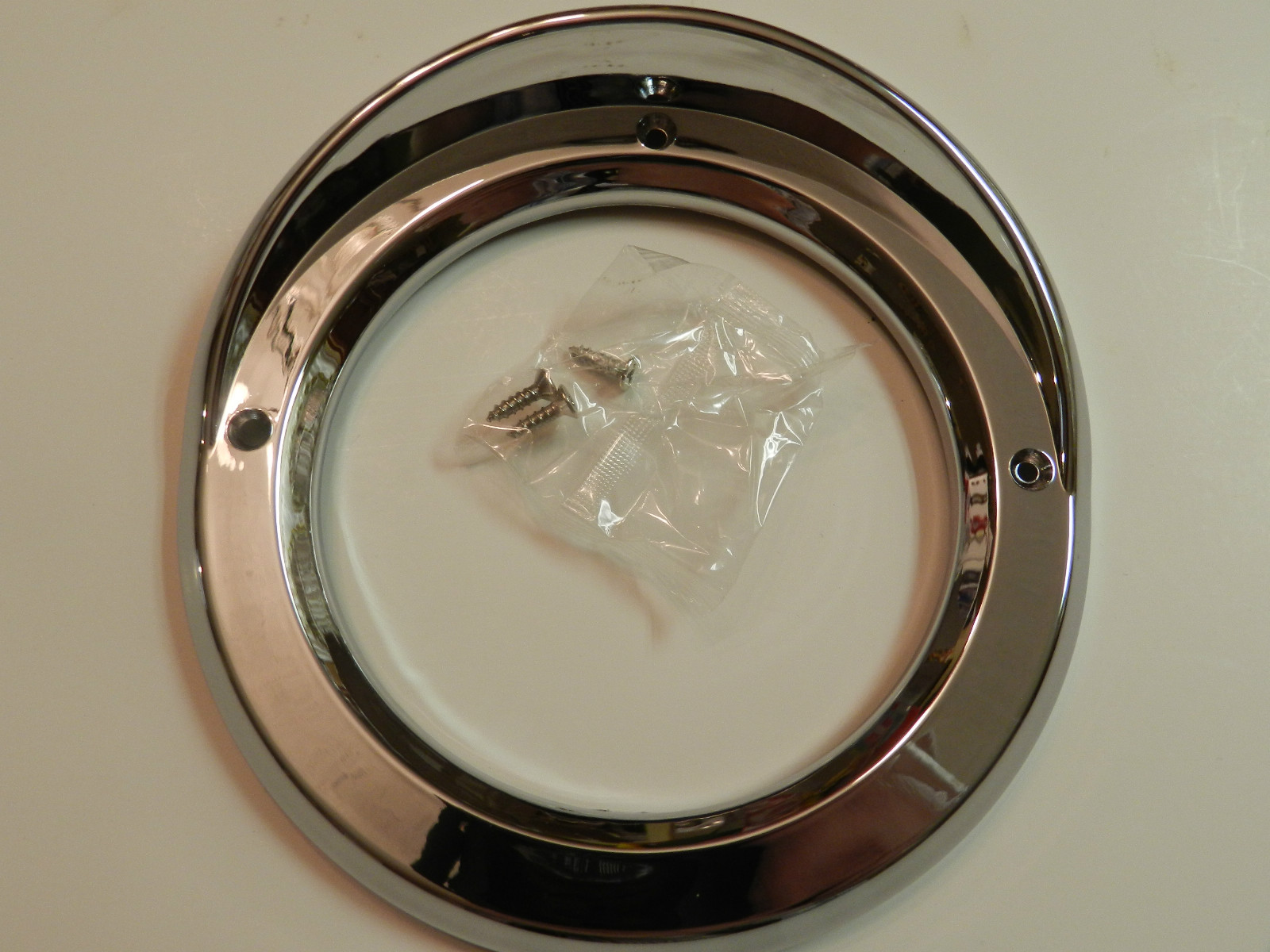 4″ Round tail light CHROME BEZEL with Visor Truck Trailer Fits Grommet mount