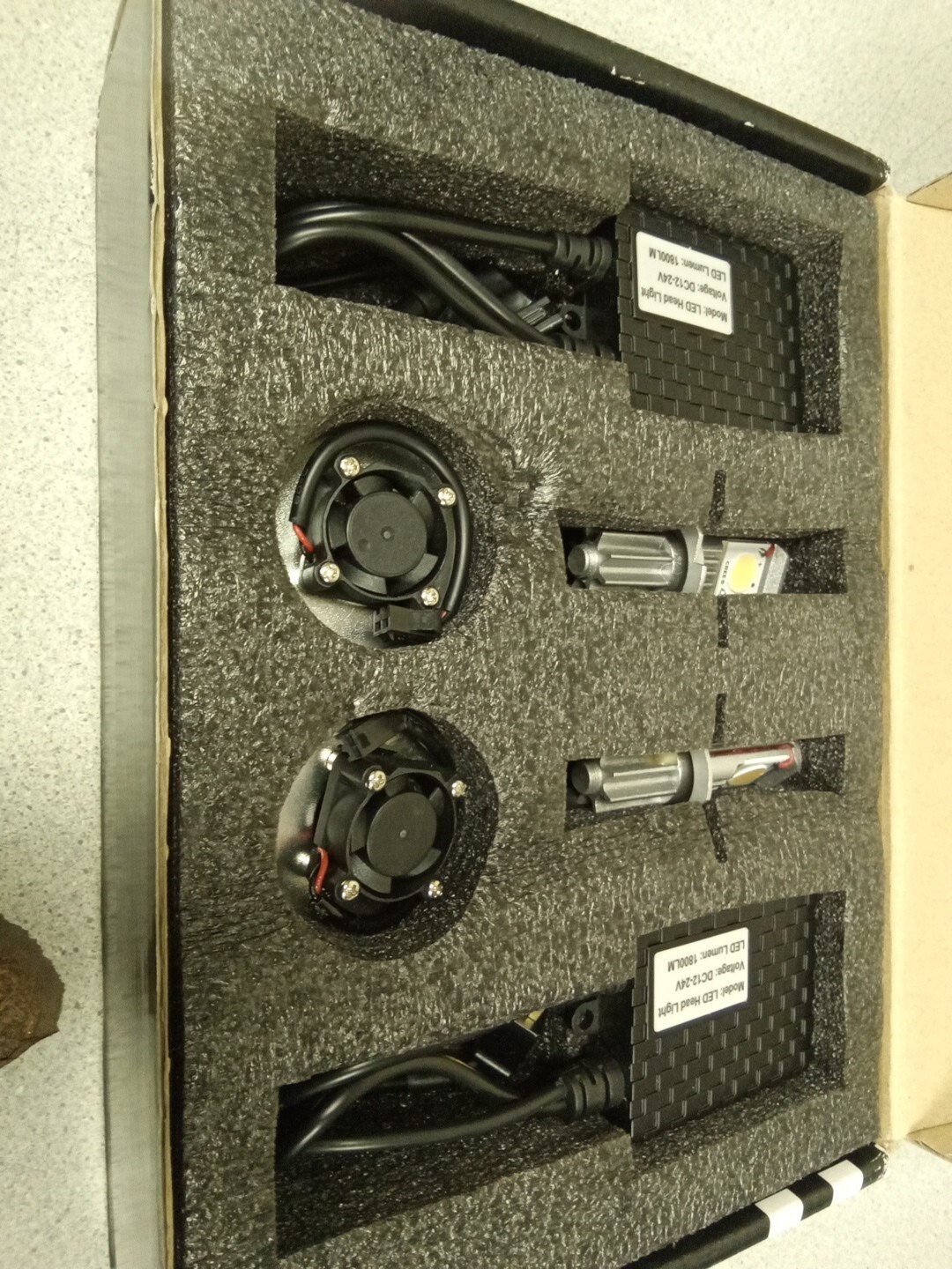 LED Head Light Voltage: DC12-24V LED Lumen: 1800LM