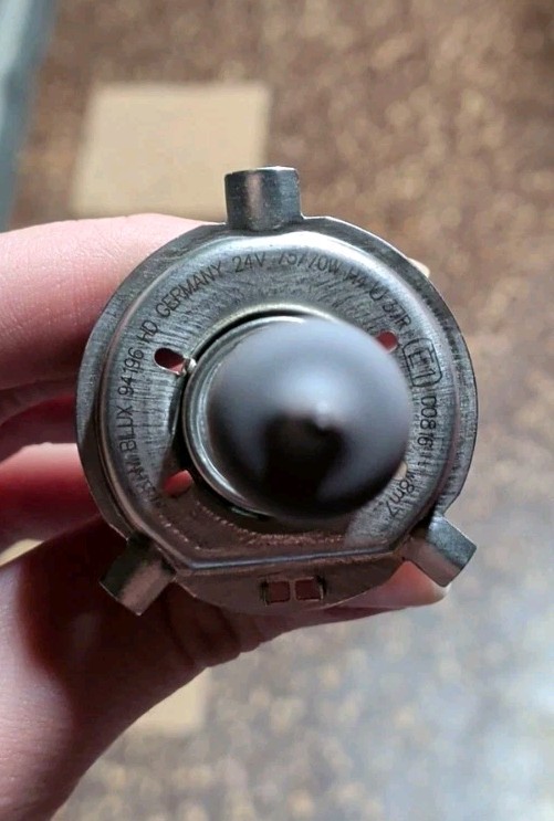 Volvo OEM (973892-3) – H4 HEAVY DUTY 24V BULB – 75/70W – Made in Germany