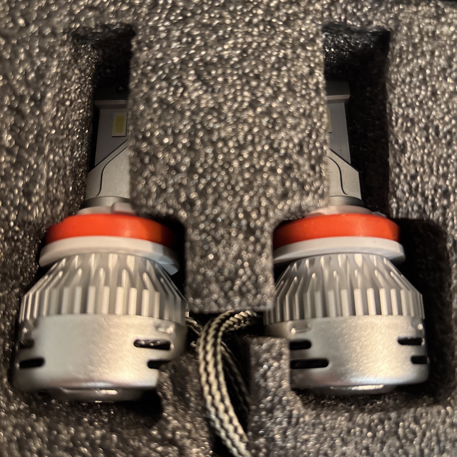 LASFIT LA1105 6000LM HIGH BEAM AND LOW BEAM LED BULB SET BRAND NEW!