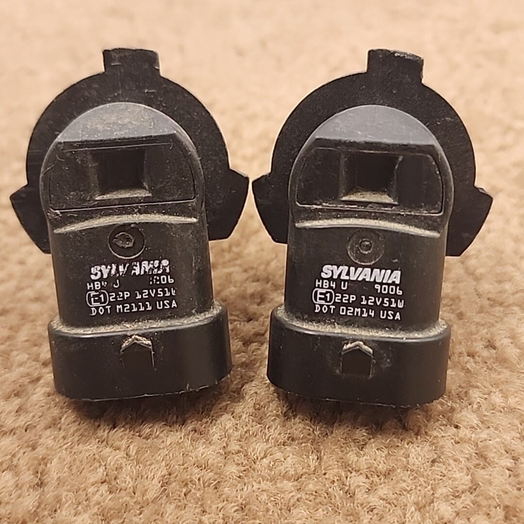 Sylvania Low/Normal Beams HB4U 12V 51W 9006 Dipped Beam Headlight Bulb Pair Used