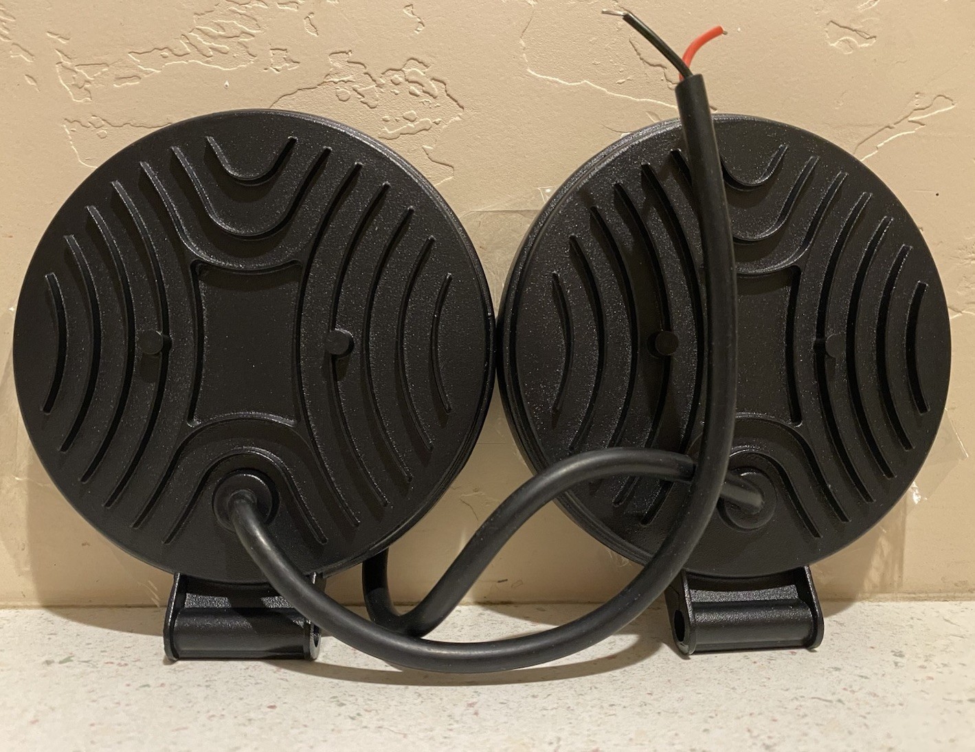 LED 12 V To 50 V Spotlights For Your Jeep Or Other Off-Road Vehicles two pieces