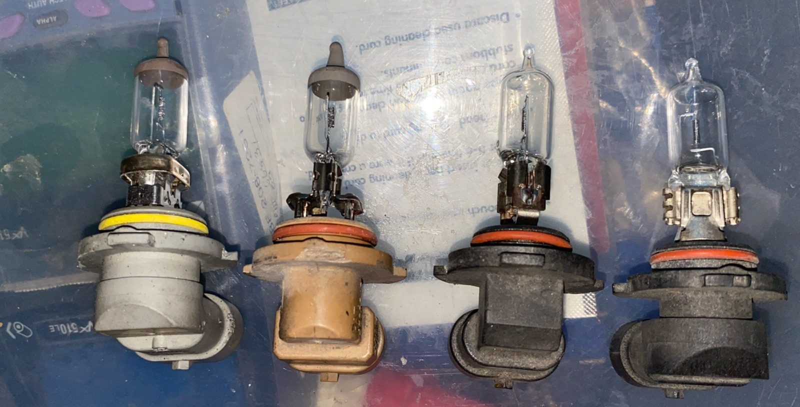 Toyota Headlight Bulb Lot 2X HB4 U 9006, 51W, Hi/Low & 2X 9005 HB3, 60W Hi 12V