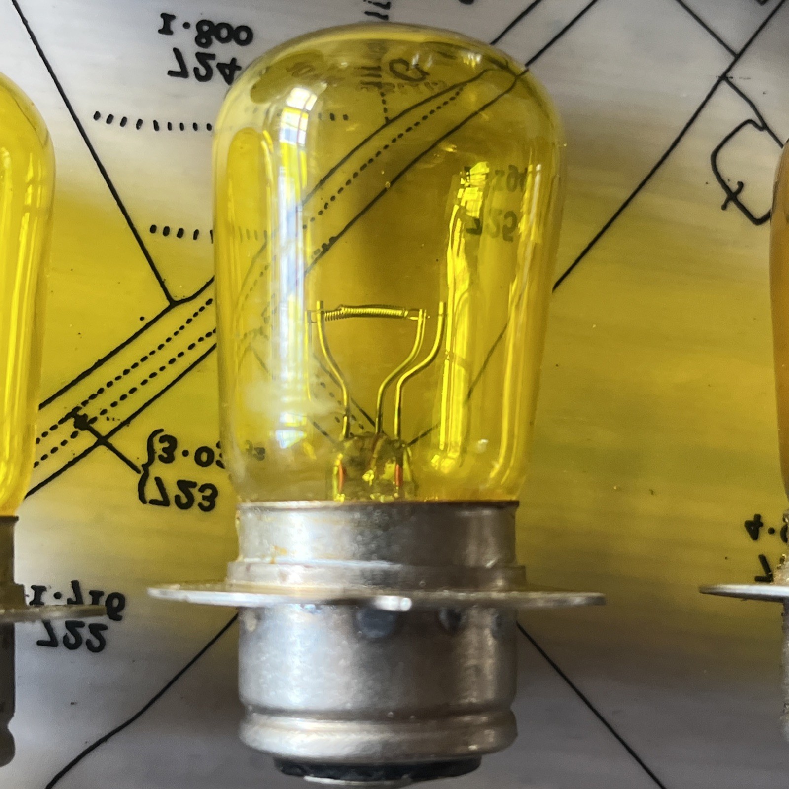 lucas bulb’s 12v 48w BPF AXIAL FIL cadmium yellow single contact RHD PRE-FOCUS 2