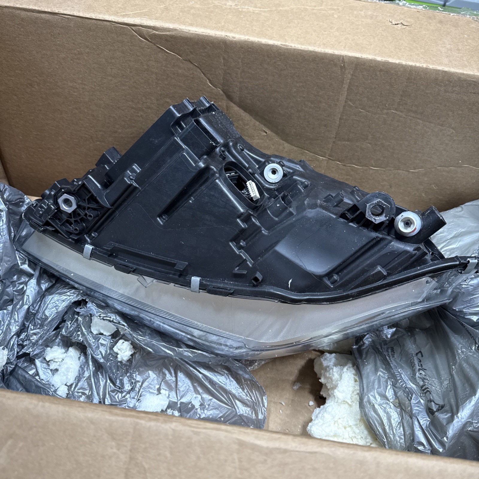 BM2502193R OEM Reconditioned Driver Side LED Headlight Lens Housing