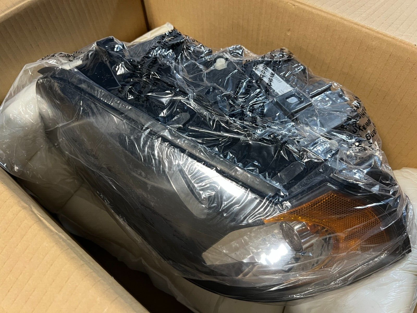 TYC Left Headlight Assembly Compatible with 2004-2006 BMW X3 ‎20-6970-00