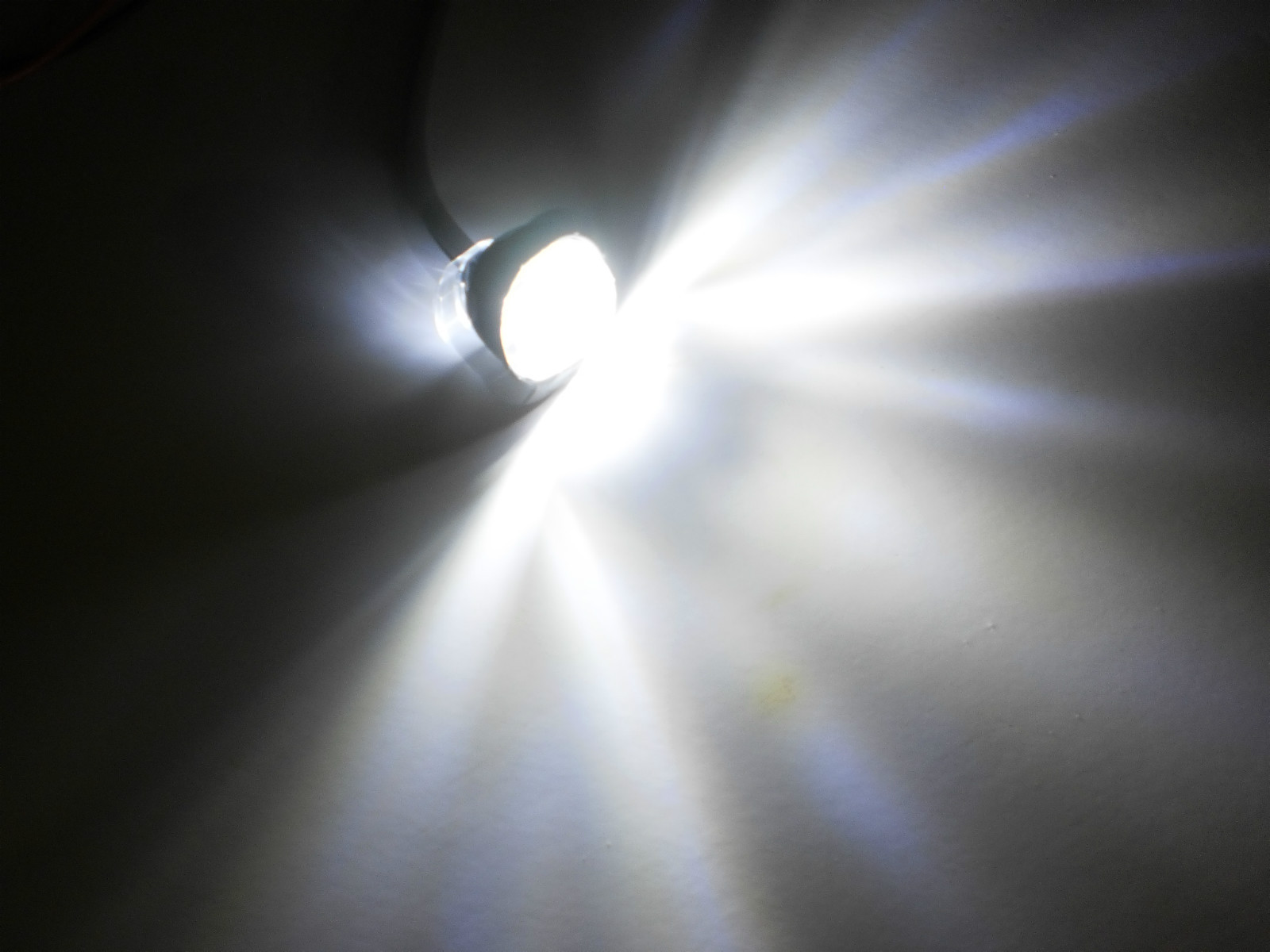 10- Maxxima 3/4″ Mini 3 LED White Clear Bullet Light