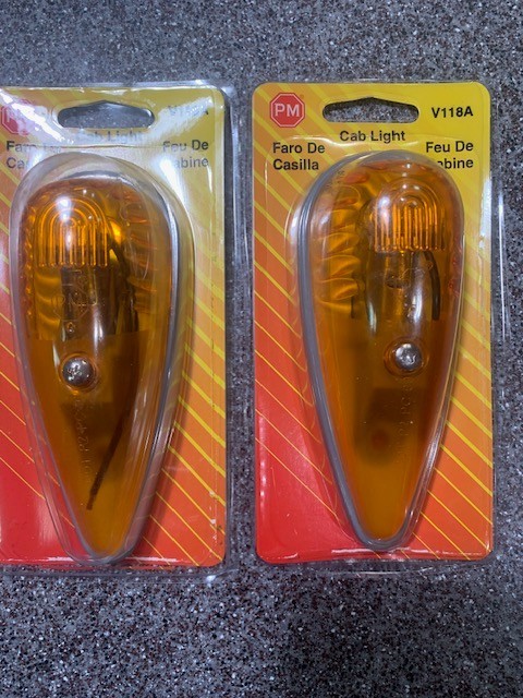 PM Cab Roof Clearance Light V118A pickups trucks and many other vehicles