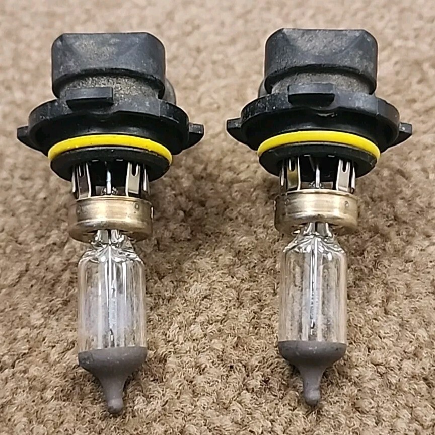Sylvania Low/Normal Beams HB4U 12V 51W 9006 Dipped Beam Headlight Bulb Pair Used