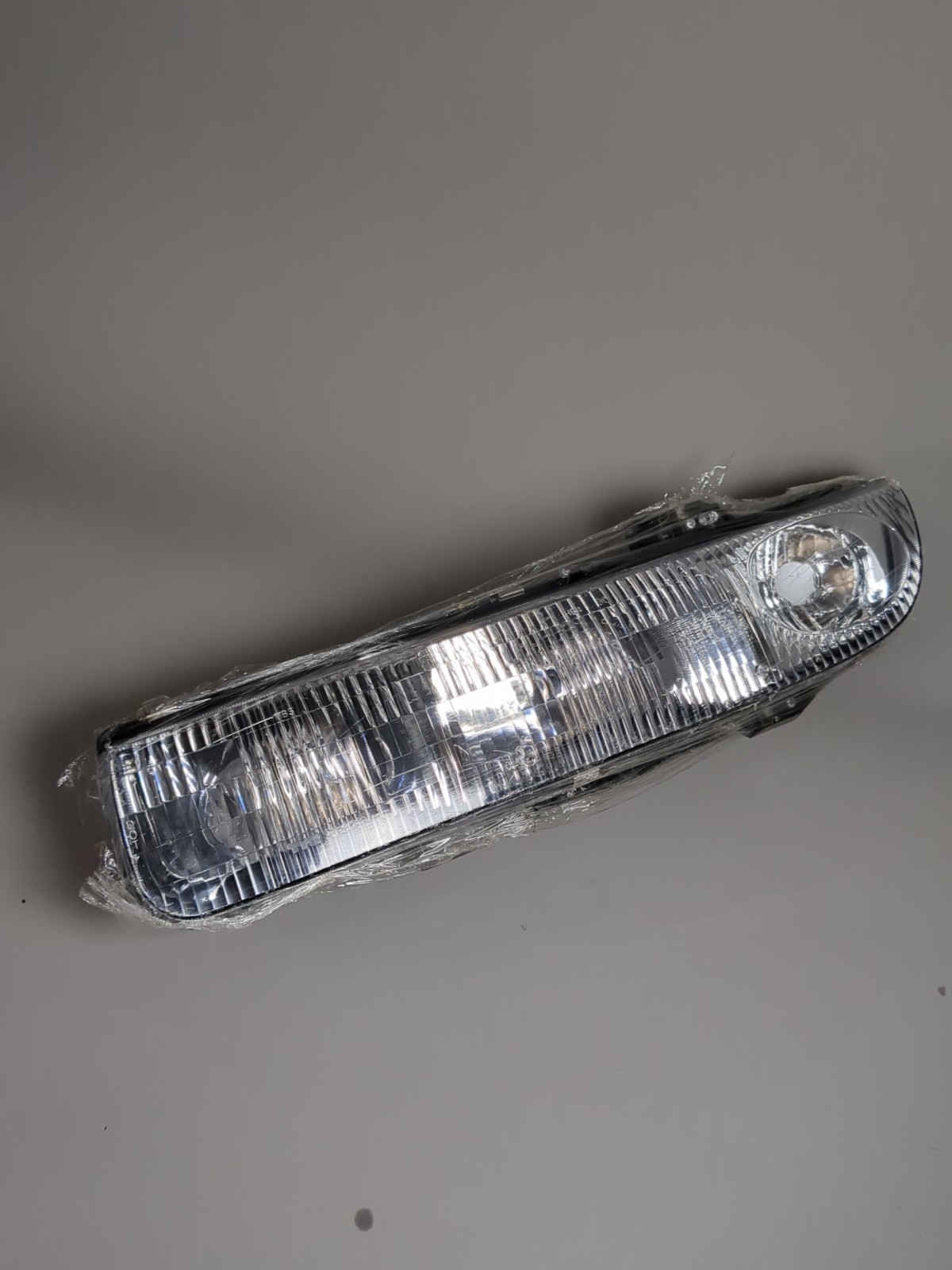 TYC 20-5058-00 Replacement Headlight For Saturn Phillips Bulbs Driver Side Left