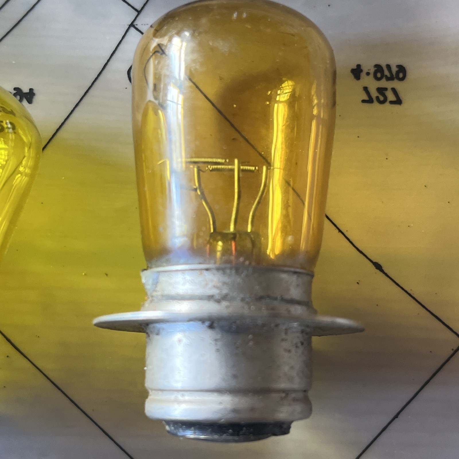 lucas bulb’s 12v 48w BPF AXIAL FIL cadmium yellow single contact RHD PRE-FOCUS 2