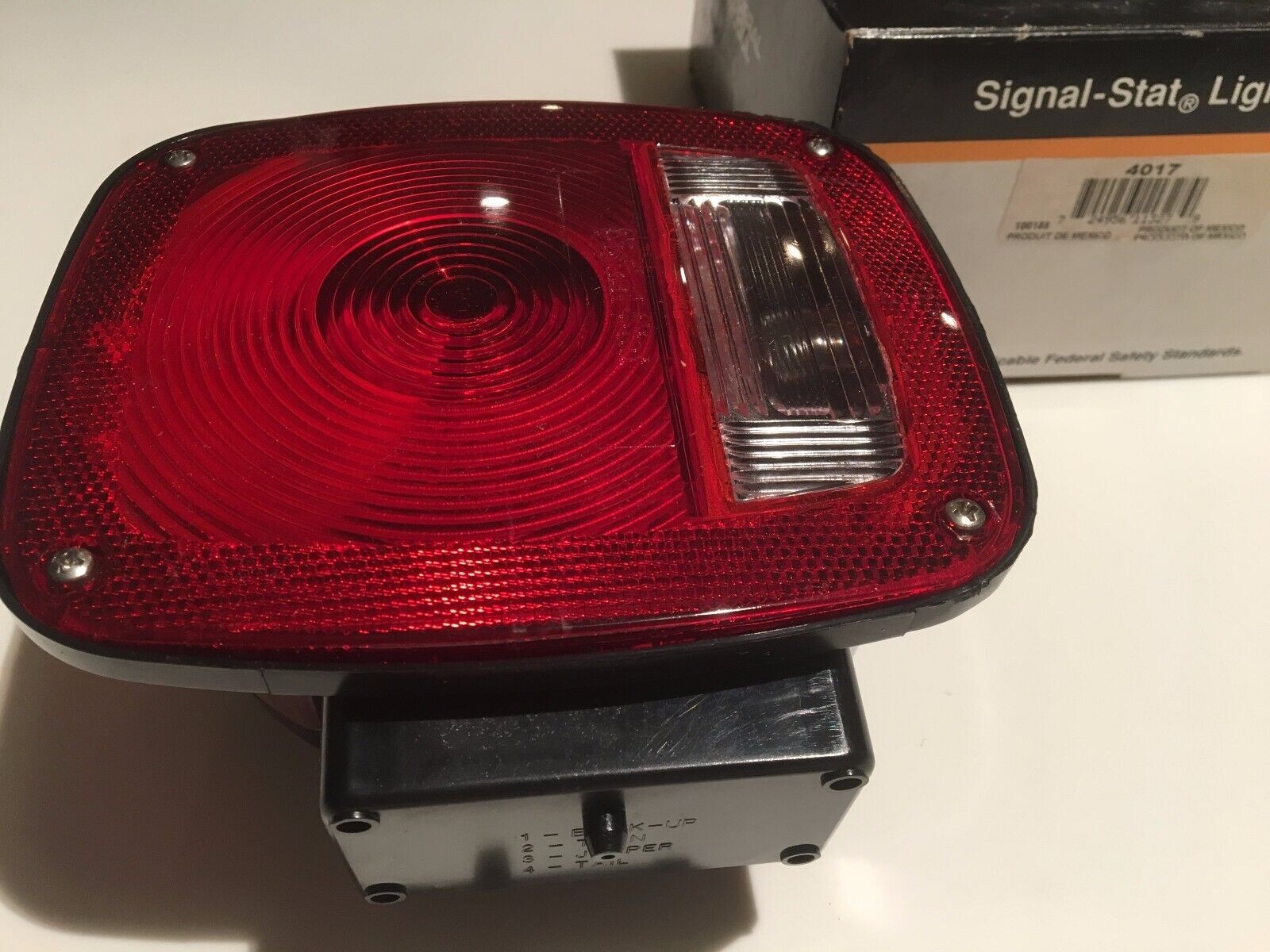 NEW 4017 SIGNAL-STAT TRUCKLITE MULTI-FUNCTION 3 STUD LAMP FREE SHIPPING in USA