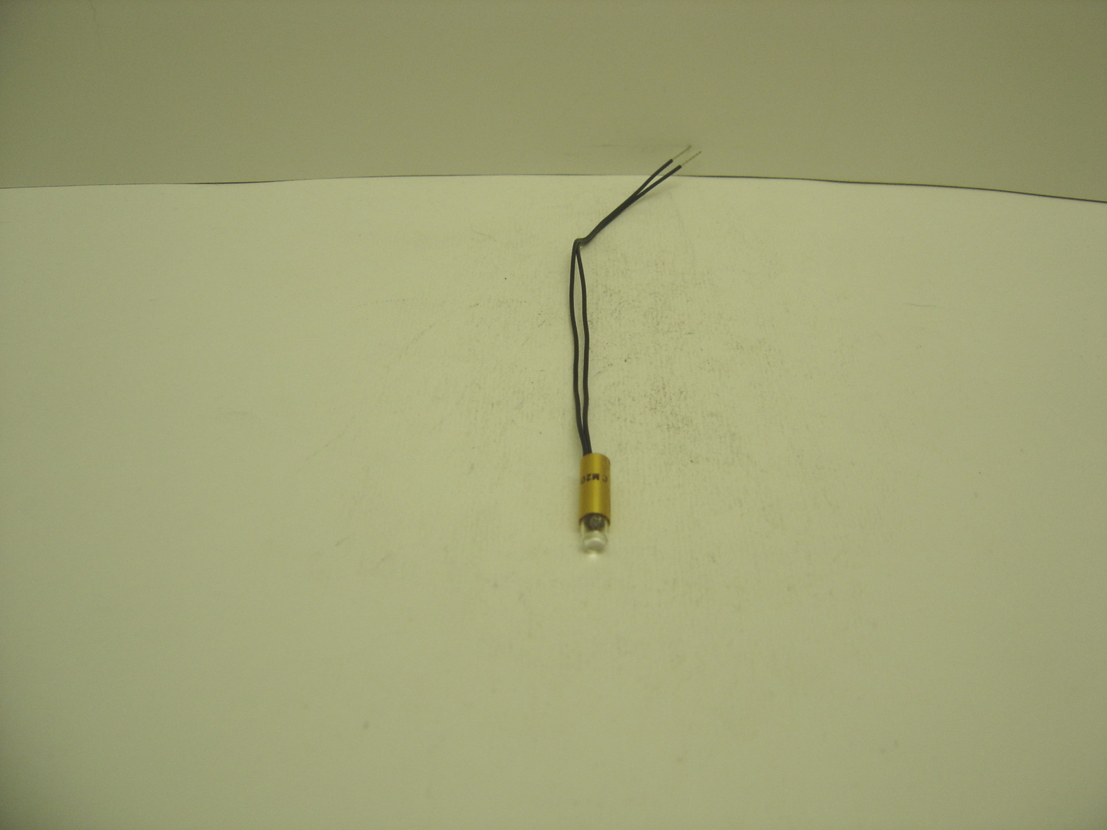 GENERAL INSTRUMENT CM20-4 INDICATOR LIGHT 2.50V 0.35A W/6″ WIRE LEAD NEW NO BOX