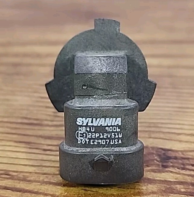 Sylvania Low/Normal Beam HB4U 12V 51W 9006 Dipped Beam Headlight Bulb GUC