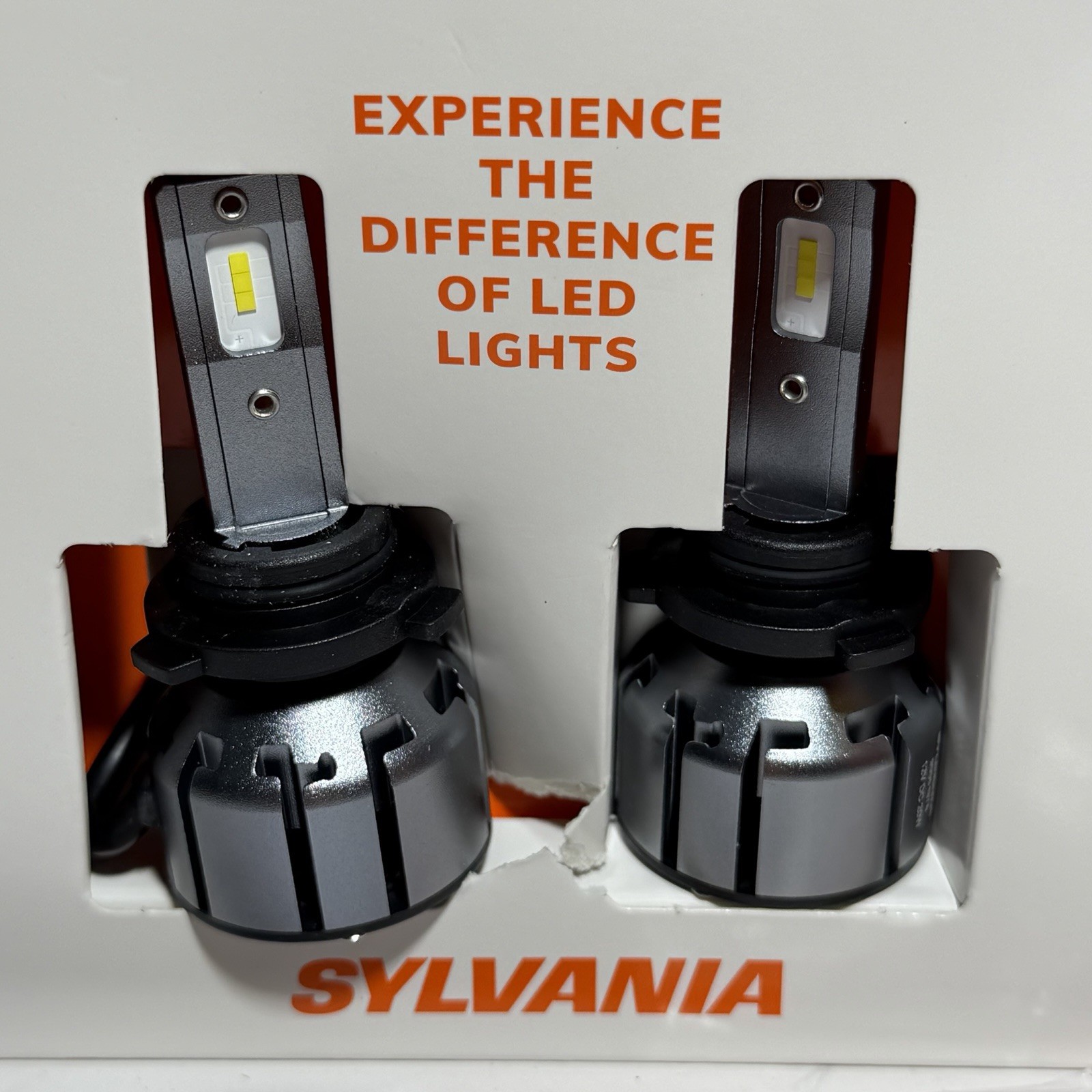 SYLVANIA 9006 Ultra LED 2 Bulbs 9006LEDHP.BX2 6000K BRAND NEW