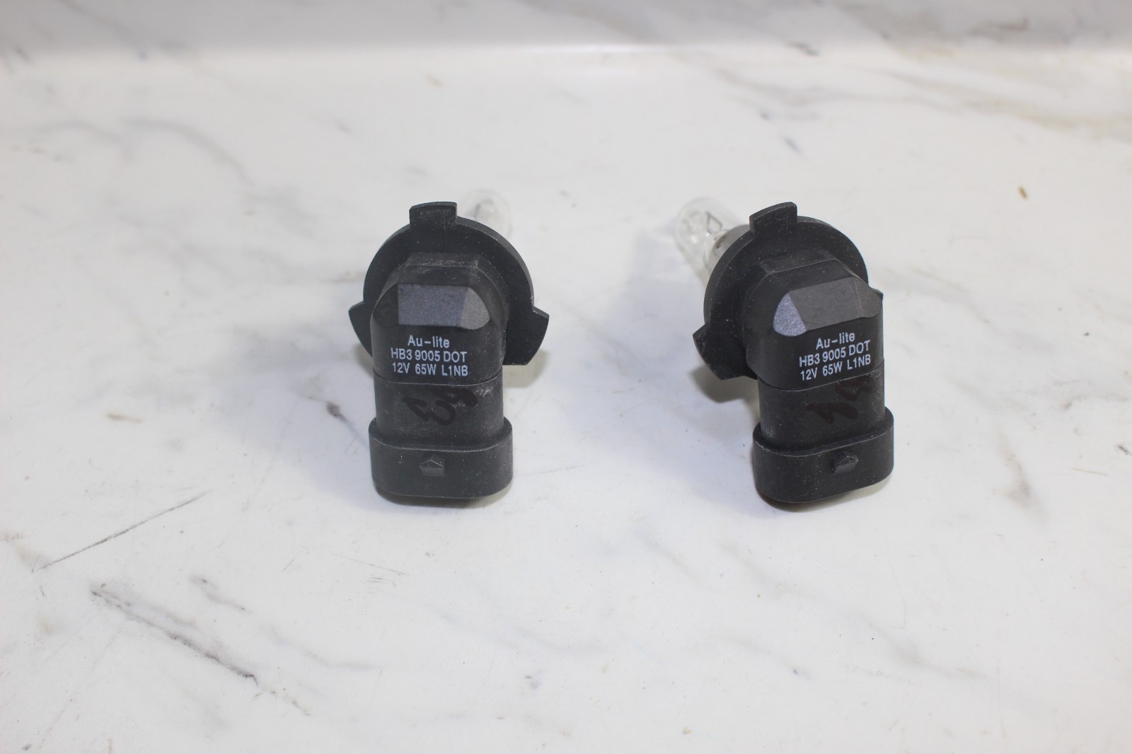 Au-lite HB3 9005 dot Halogen Headlight Bulb Lamp 12V 65W replacement bulbs