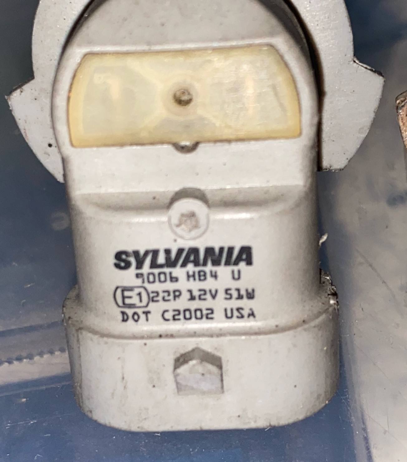 Toyota Headlight Bulb Lot 2X HB4 U 9006, 51W, Hi/Low & 2X 9005 HB3, 60W Hi 12V