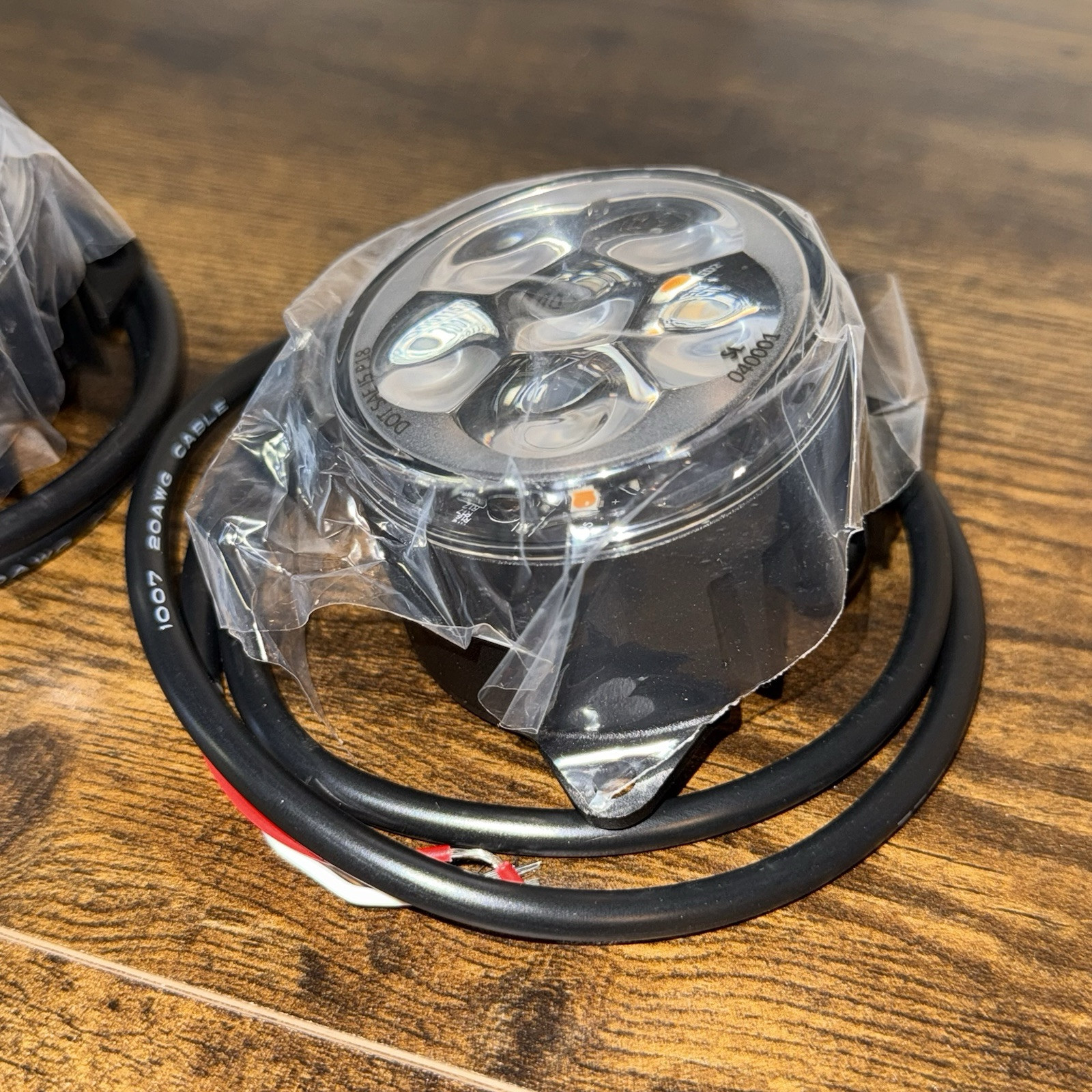 NEW – Lot of 2 – LED Indicator Lights – DOT SAE 15 P18