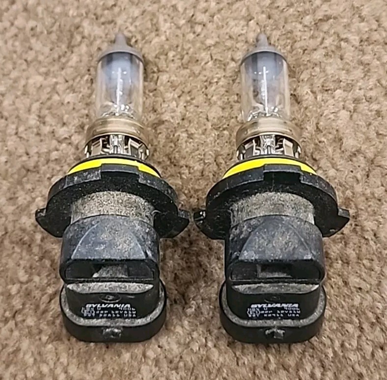Sylvania Low/Normal Beams HB4U 12V 51W 9006 Dipped Beam Headlight Bulb Pair Used