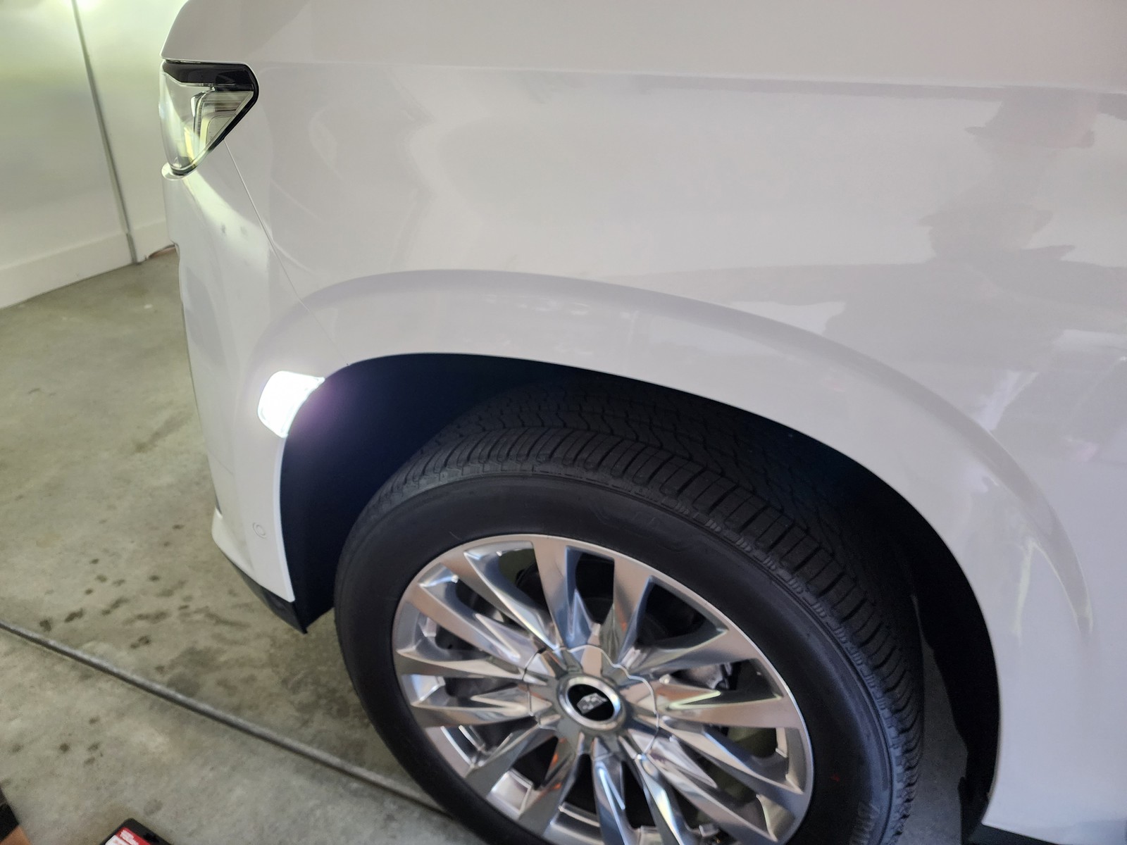 Clear Lens White Double-Stripe LED Side Markers For21-23 Suburban/Yukon/Escalade