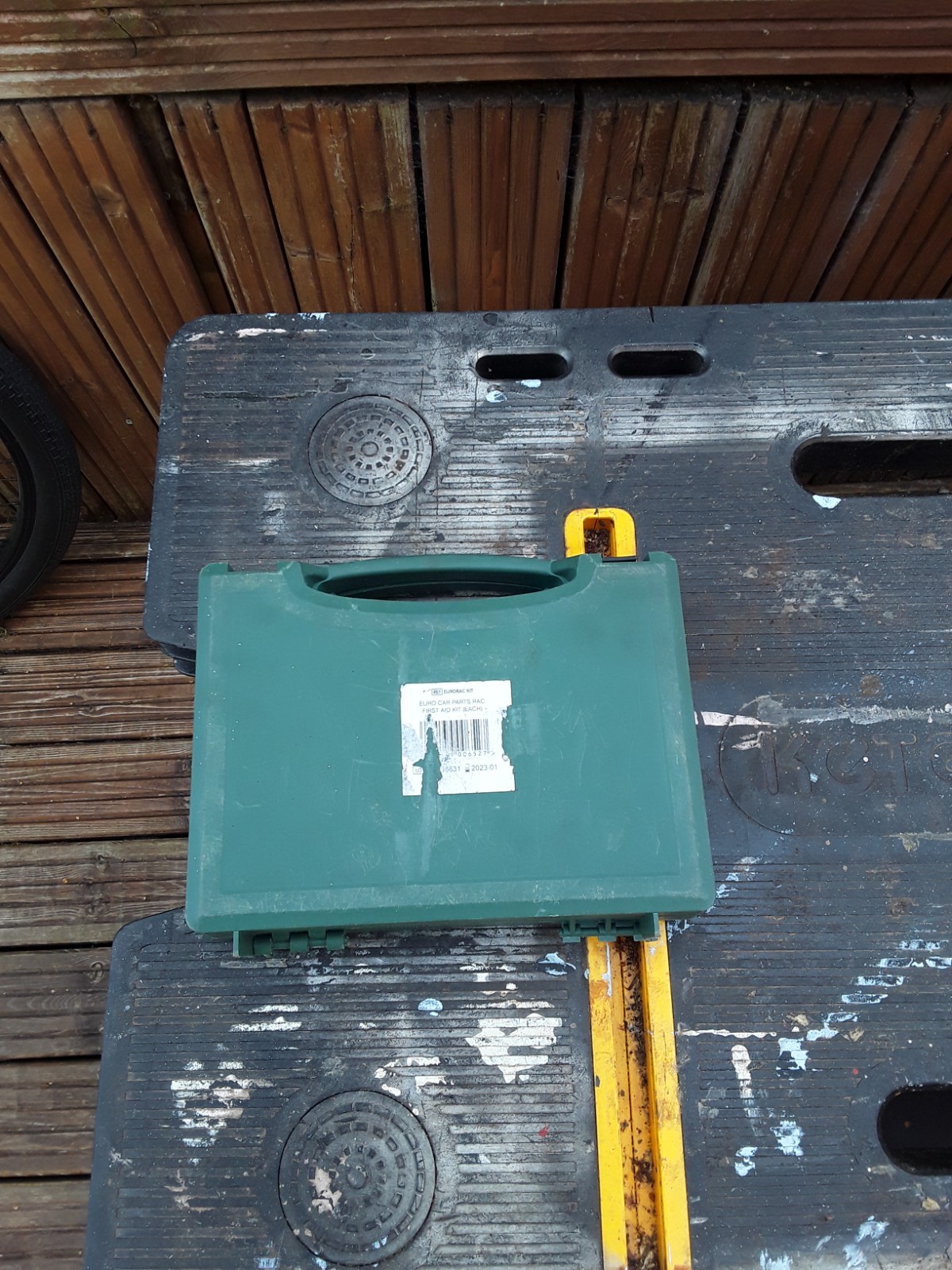Travel Emergency Spare Bulb Fuse Kit Box FOR TOYOTA Alphards. Probably fit other