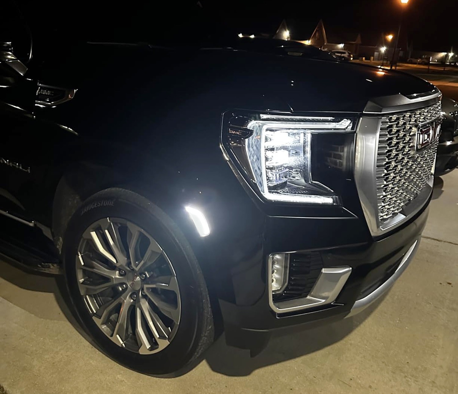 Smoked Bold Arch White LED Front Side Markes For 2021-24 Yukon Suburban Escalade