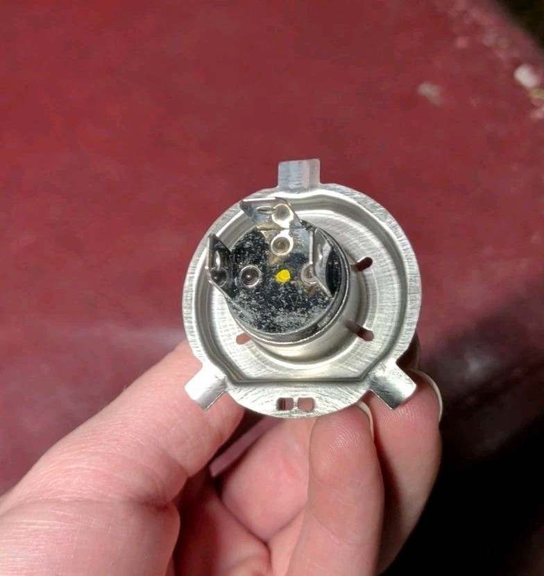 Volvo OEM (973892-3) – H4 HEAVY DUTY 24V BULB – 75/70W – Made in Germany