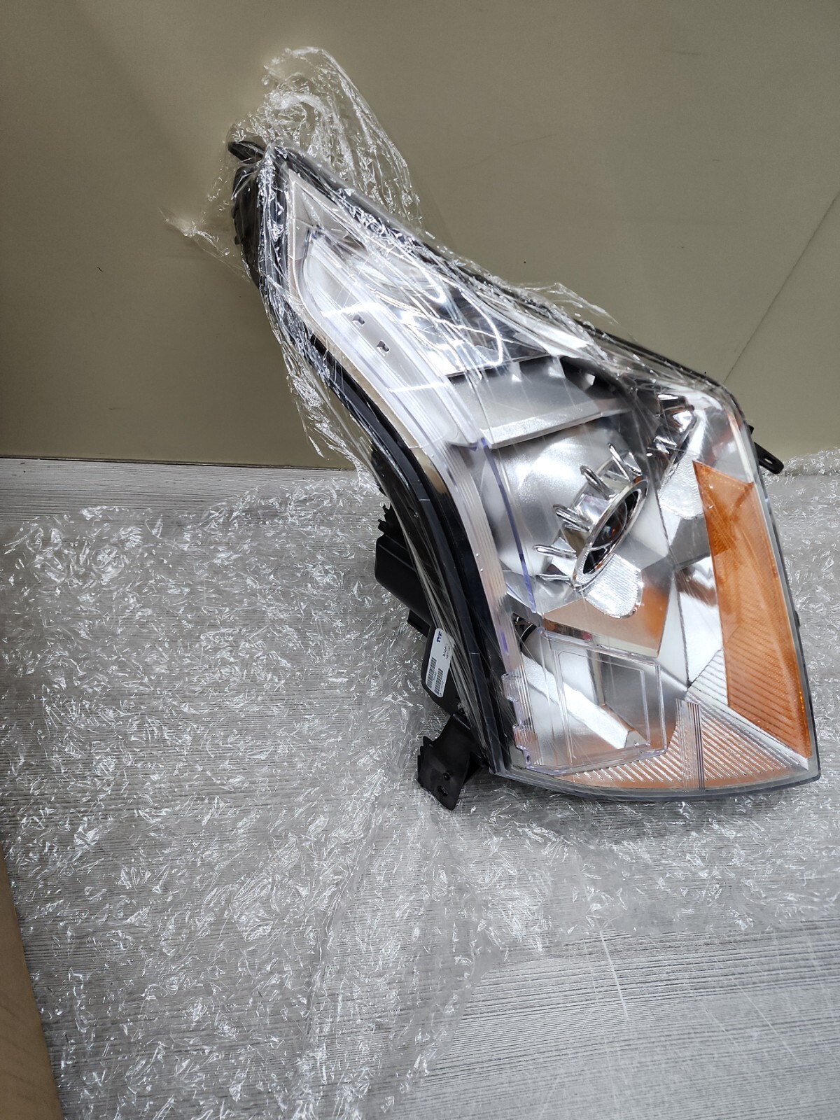 Headlight Assembly-Sport Utility Right TYC 20-9143-00 NEW