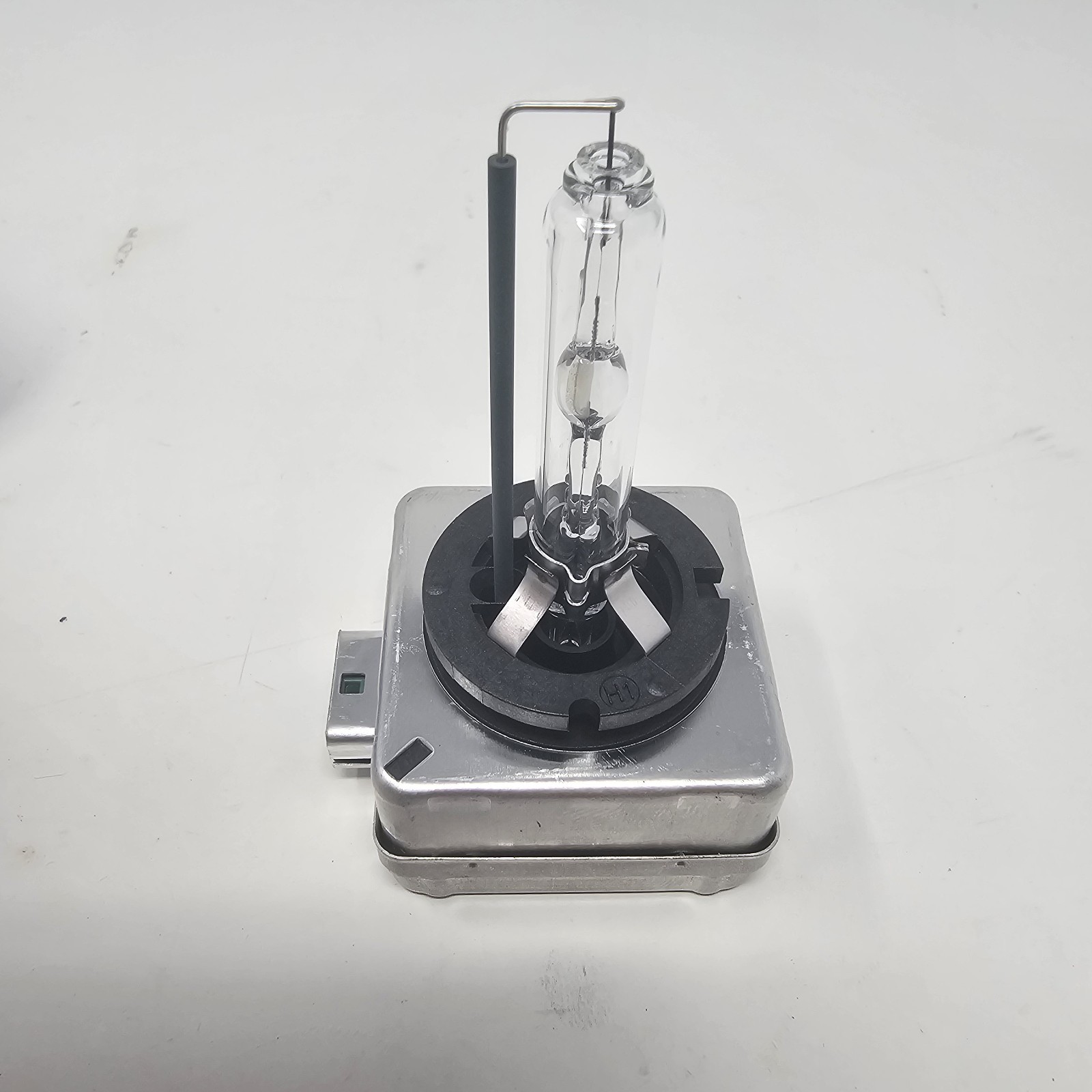 GM Genuine Parts 13587843 Headlamp Bulb Silver Vehicle Specific Fit 12 Volts