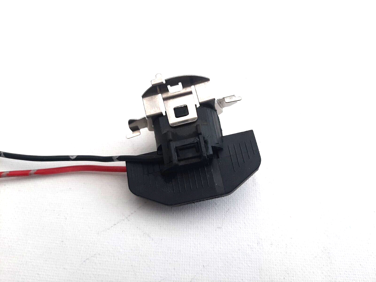 1XH7 headlight bulb holder & harness for VW and other makes of cars