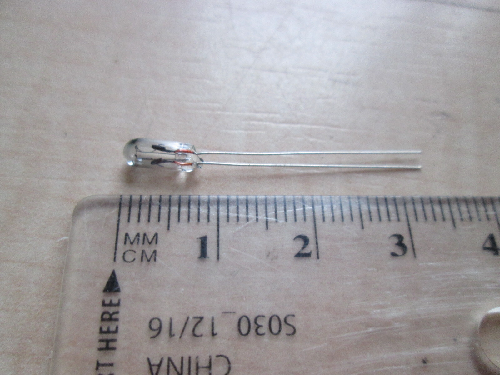 (10) Miniature Light Bulbs 12V 0.6W 1/8″ 3mm Incandescent Gauges Clusters #E46K