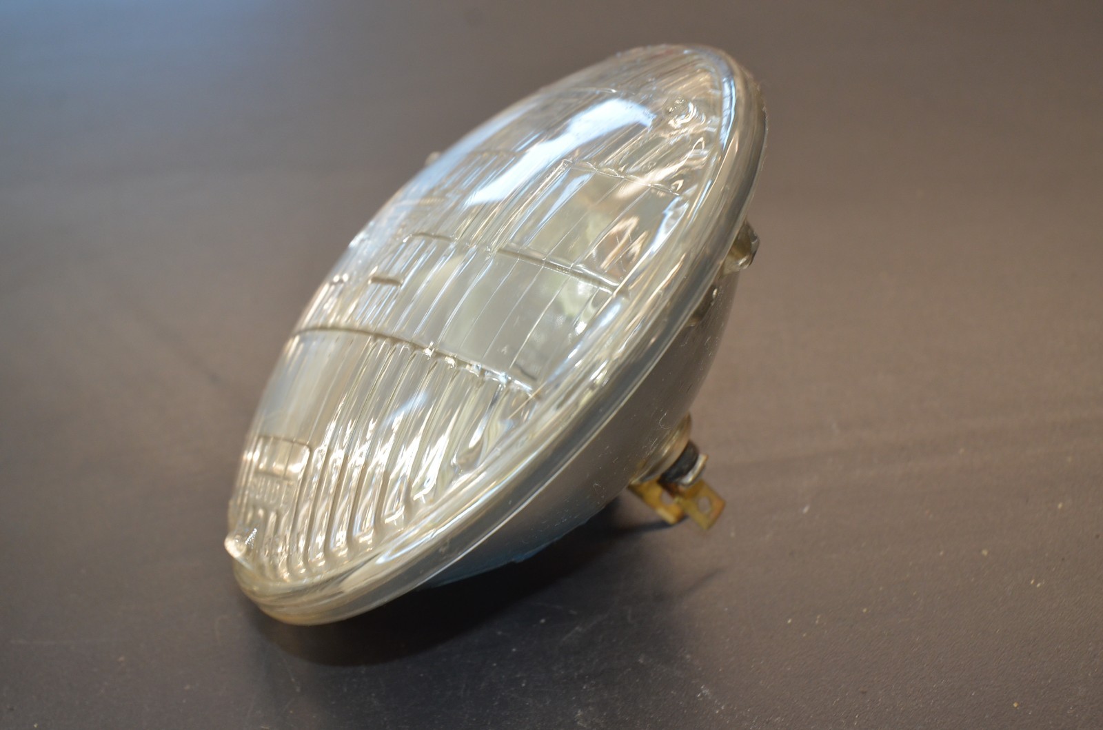 OEM GM Guide T-3 High-Beam Headlight Bulb #4001 Date Code 12 8 20