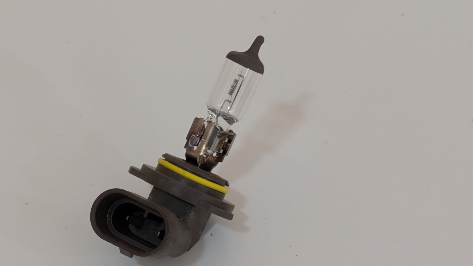 SYLVANIA 9006 HB4 U 12V51W Halogen Headlight Bulb