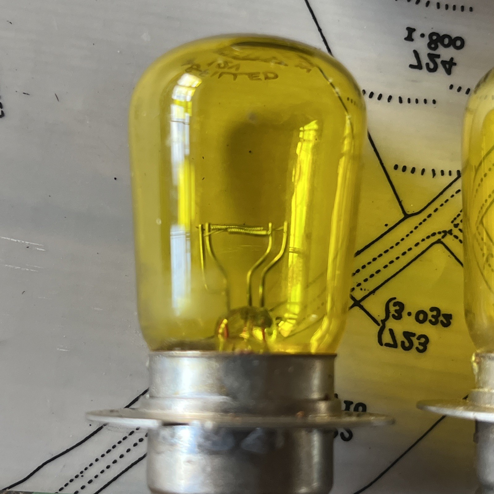 lucas bulb’s 12v 48w BPF AXIAL FIL cadmium yellow single contact RHD PRE-FOCUS 2