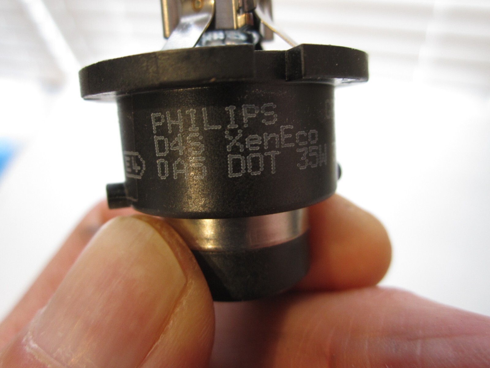 GENUINE Philips 42402C1 Headlight D4S HID Bi-Xenon -Single OEM Bulb Germany Made