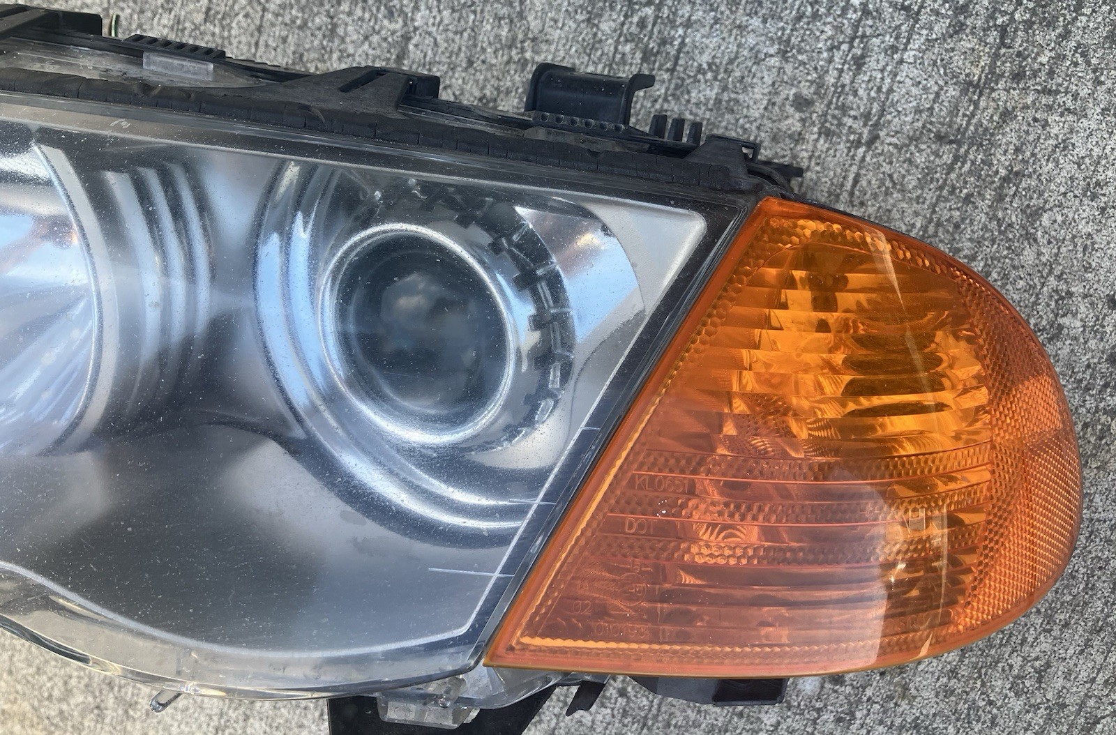 99-01 BMW E46 Sedan LEFT LH Driver Side HEADLIGHT XENON SILVER BEZEL OEM