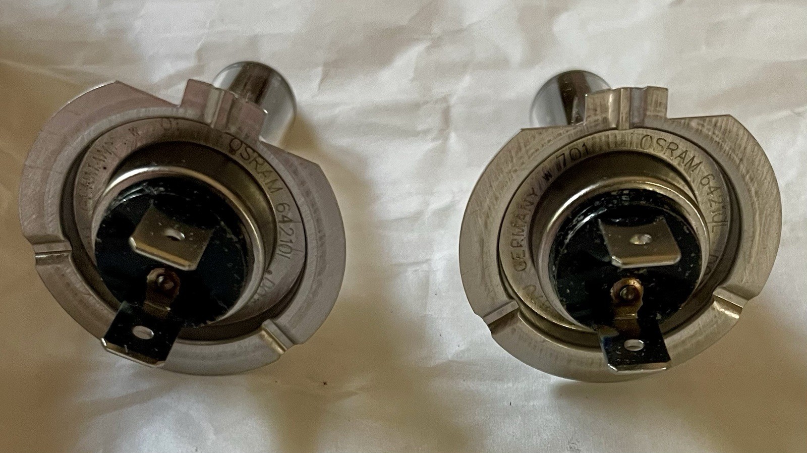 Volvo OEM Genuine Factory H7 Bulbs 989829 Lot Of Two Open Box Made In Germany