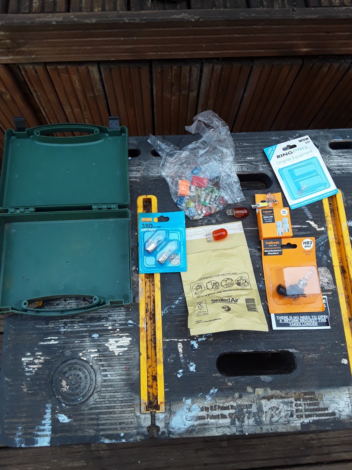 Travel Emergency Spare Bulb Fuse Kit Box FOR TOYOTA Alphards. Probably fit other