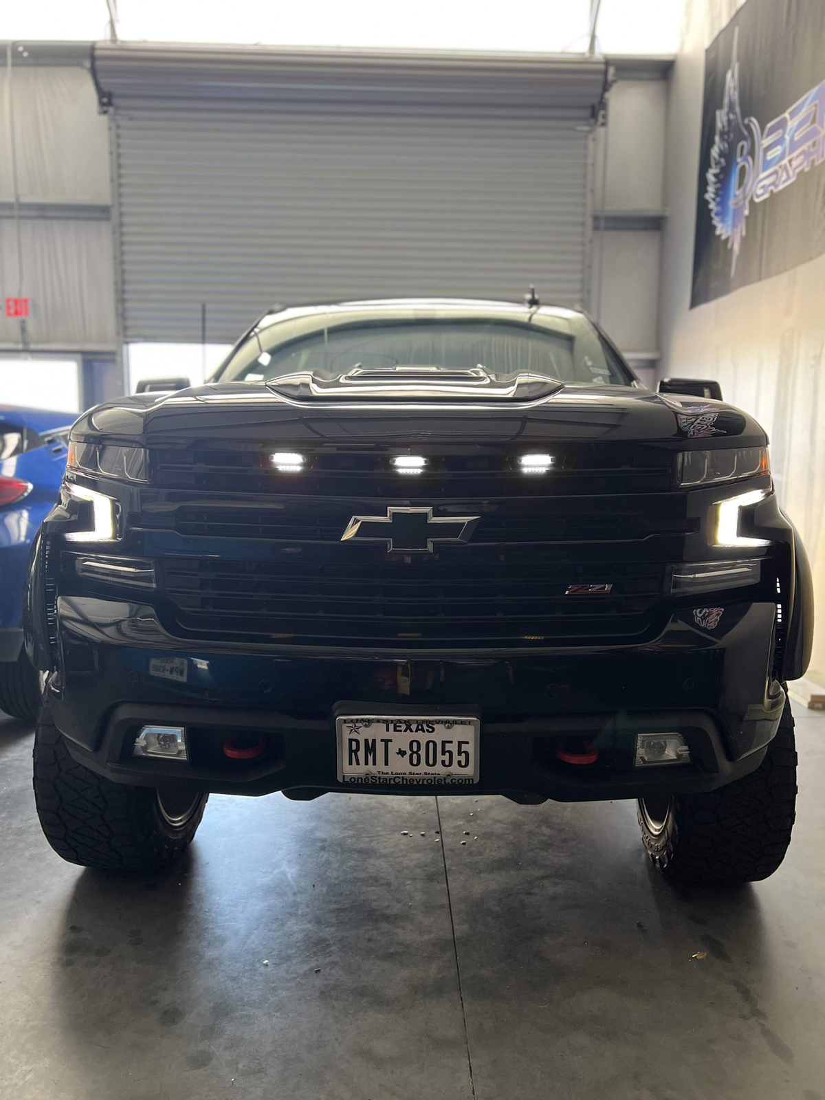 3pcs Smoke Lens White LED Center Grille Lights w/Bracket For 19+ Chevy Silverado