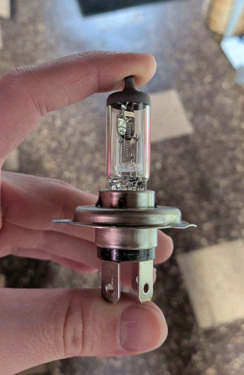 Volvo OEM (973892-3) – H4 HEAVY DUTY 24V BULB – 75/70W – Made in Germany