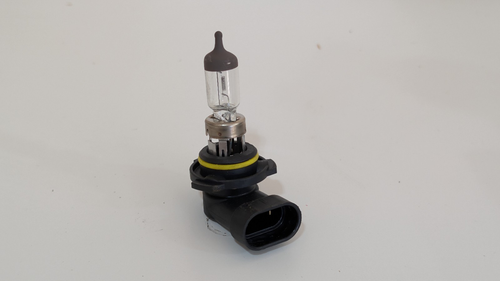 SYLVANIA 9006 HB4 U 12V51W Halogen Headlight Bulb