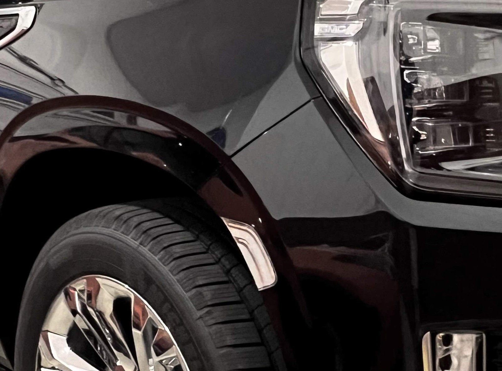 Clear Lens White Double-Stripe LED Side Markers For21-23 Suburban/Yukon/Escalade