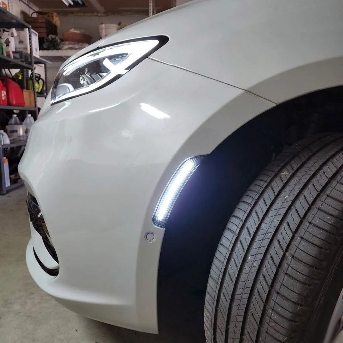 Smoke Lens All White Full LED Wheel Arch Side Marker Lamps For Chrysler Pacifica