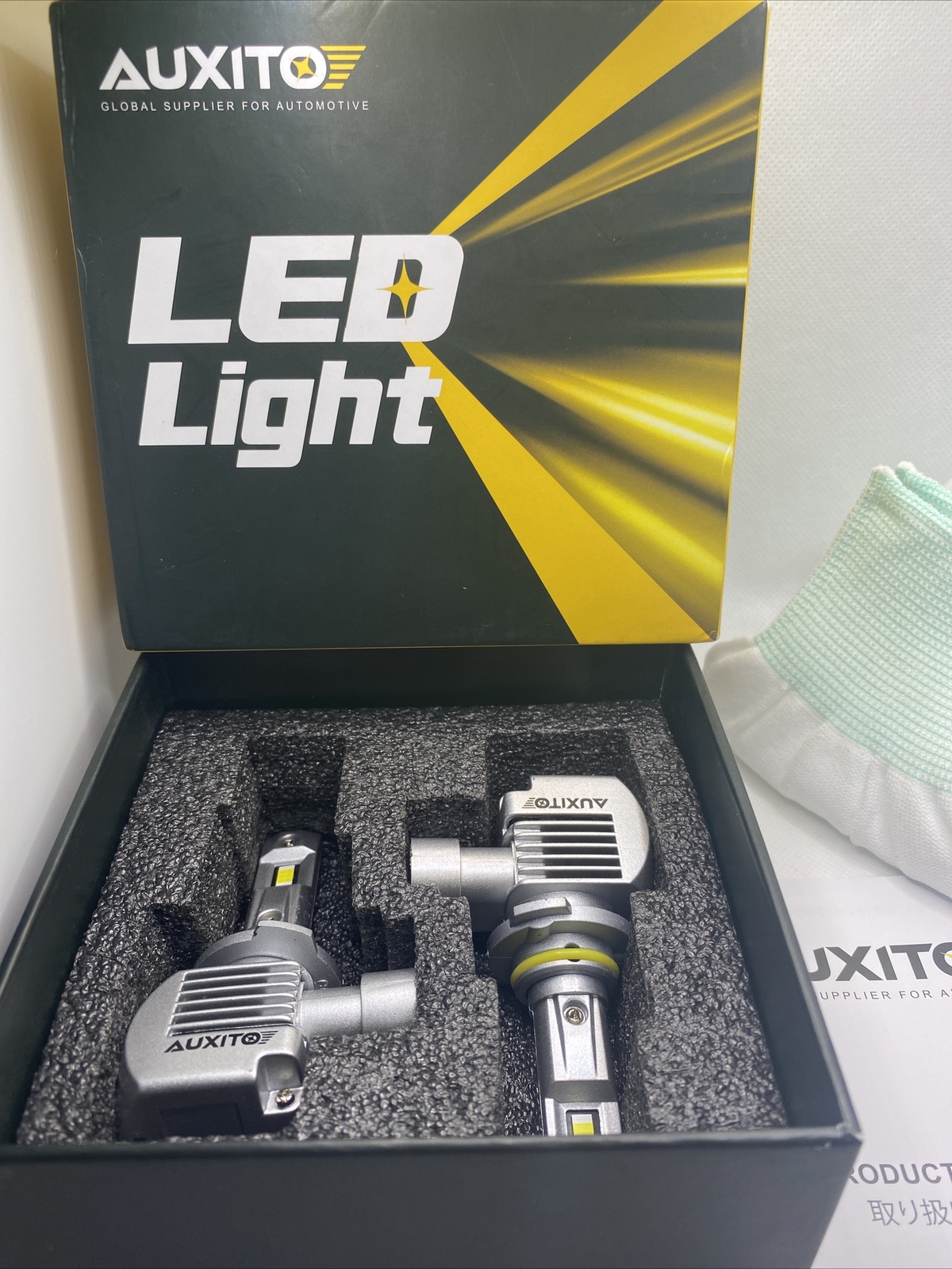Auxito Led Light 9005,(HB3) Low Beam Light 50,000 Working Hours Brand New