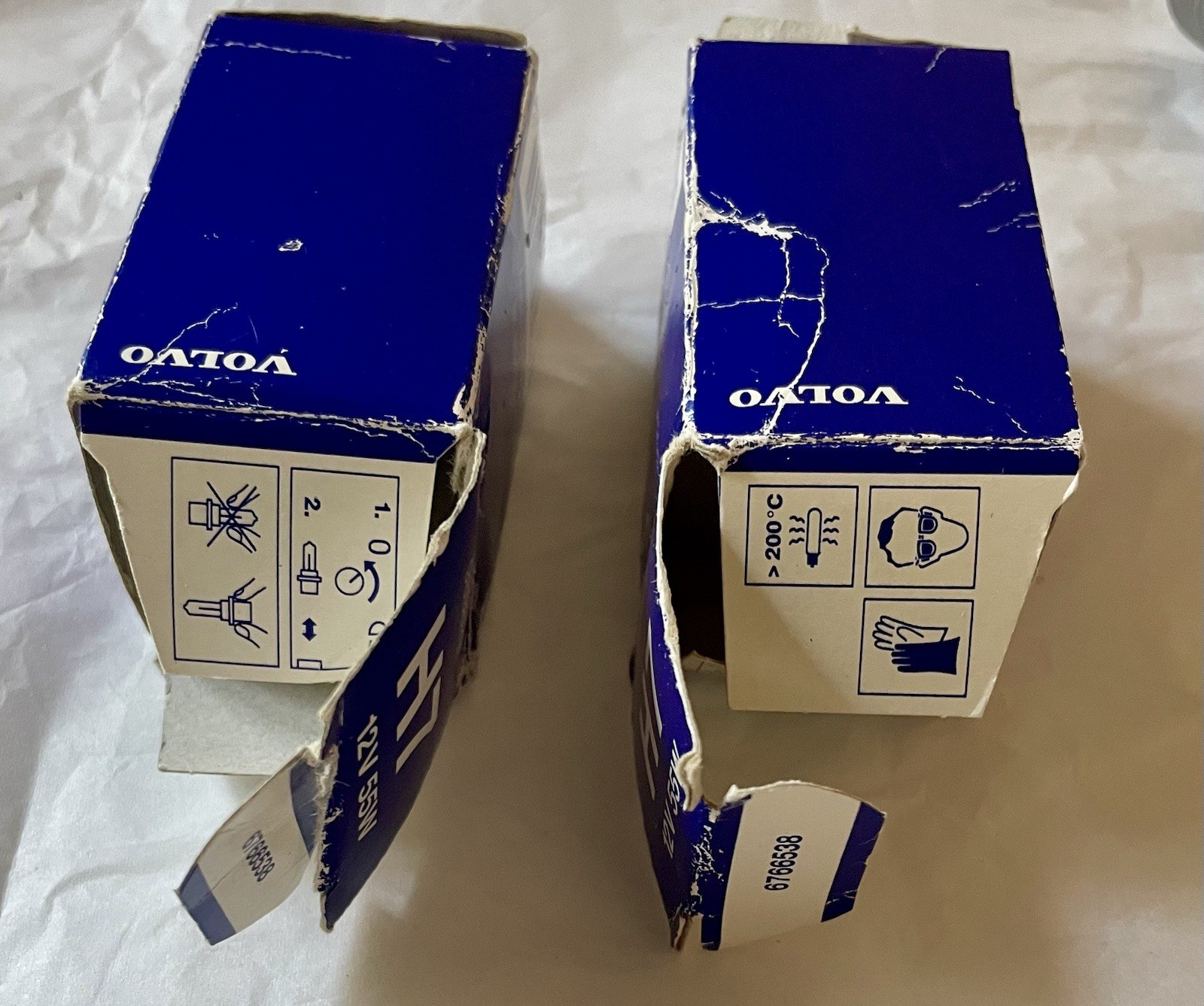 Volvo OEM Genuine Factory H7 Bulbs 989829 Lot Of Two Open Box Made In Germany